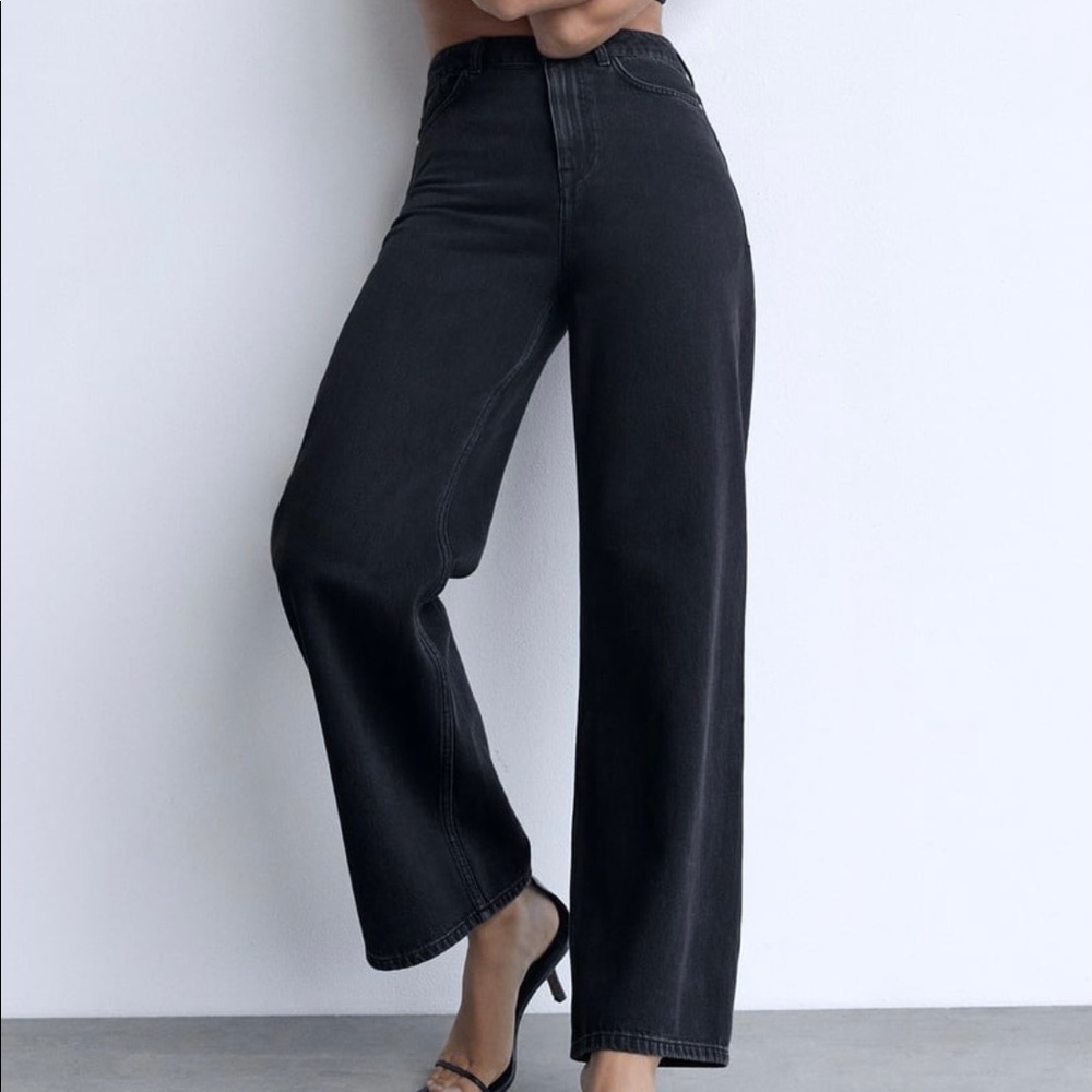 Zara High Rise Wide Leg Jeans (with tags)